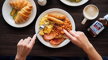 Holiday Inn Express Leigh - Sports Village by IHG