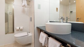 Holiday Inn Express Leigh - Sports Village by IHG