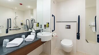 Holiday Inn Express Leigh - Sports Village by IHG