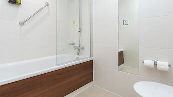 Holiday Inn Express Leigh - Sports Village by IHG