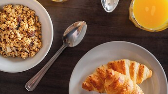 Holiday Inn Express Leigh - Sports Village by IHG