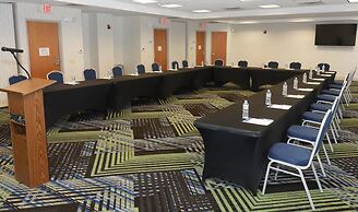 Holiday Inn Express & Suites Waukegan by IHG