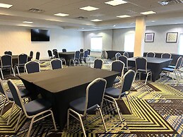 Holiday Inn Express & Suites Waukegan by IHG