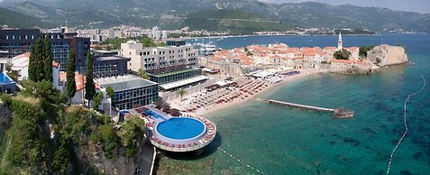 Avala Resort & Villas