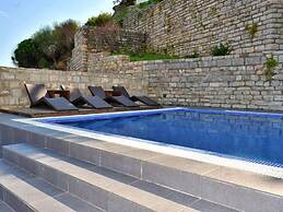 Avala Resort & Villas