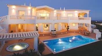 Quinta da Encosta Velha Golf & Leisure Village