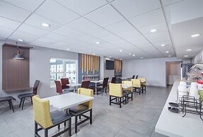 La Quinta Inn & Suites by Wyndham Lexington Park - Patuxent