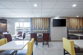 La Quinta Inn & Suites by Wyndham Lexington Park - Patuxent