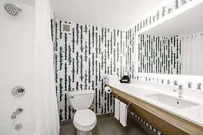 La Quinta Inn & Suites by Wyndham Lexington Park - Patuxent