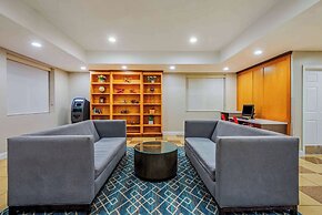 La Quinta Inn & Suites by Wyndham Lexington Park - Patuxent