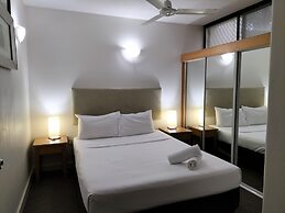 Tiki Hotel Surfers Paradise