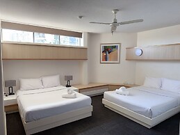 Tiki Hotel Surfers Paradise