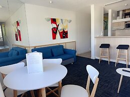 Tiki Hotel Surfers Paradise