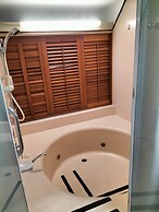 Tiki Hotel Surfers Paradise