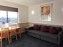 Tiki Hotel Surfers Paradise