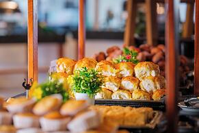 Plantation Island Resort