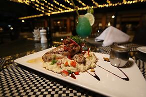 Plantation Island Resort