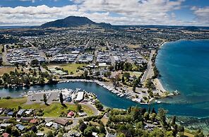 Alpine Lake Motor Lodge