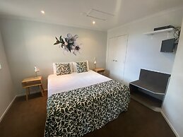 Alpine Lake Motor Lodge