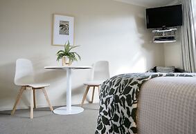 Alpine Lake Motor Lodge