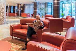 Dado Hotel International