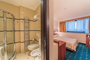 Dado Hotel International