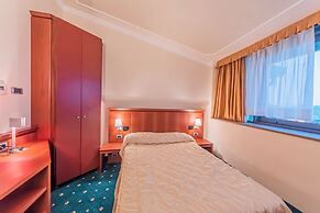 Dado Hotel International