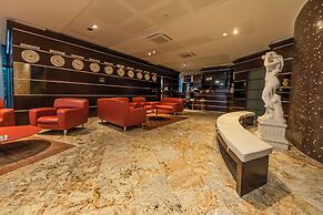 Dado Hotel International