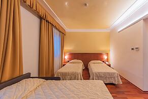 Dado Hotel International