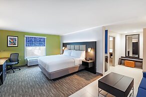 Holiday Inn Express & Suites Baton Rouge East by IHG