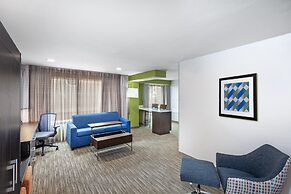 Holiday Inn Express & Suites Baton Rouge East by IHG