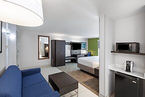 Holiday Inn Express & Suites Baton Rouge East by IHG