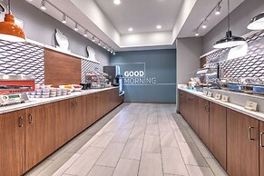 Holiday Inn Express & Suites Marshall by IHG