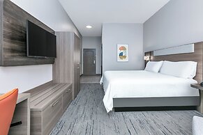 Holiday Inn Express & Suites Marshall by IHG