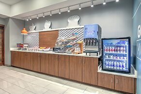 Holiday Inn Express & Suites Marshall by IHG