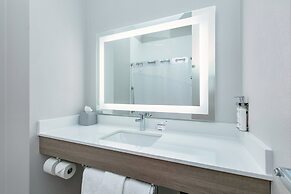 Holiday Inn Express & Suites Marshall by IHG