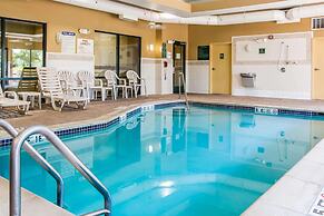 Comfort Suites Canton - Detroit