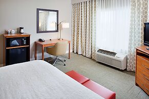Hampton Inn & Suites Lancaster