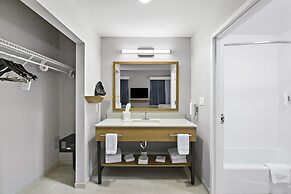 Hampton Inn & Suites Lancaster