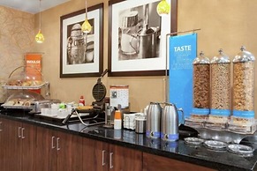 Hampton Inn & Suites Lancaster