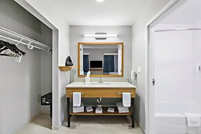 Hampton Inn & Suites Lancaster