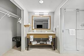 Hampton Inn & Suites Lancaster