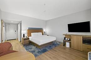 Hampton Inn & Suites Lancaster