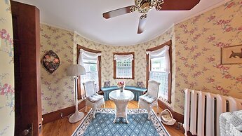 The Jeweled Turret Inn