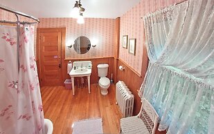 The Jeweled Turret Inn