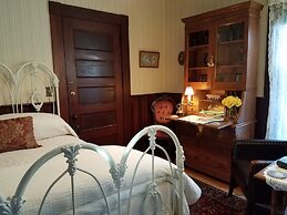 The Jeweled Turret Inn