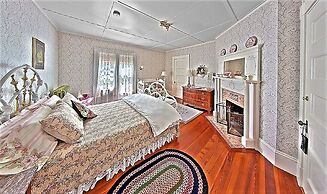 The Jeweled Turret Inn