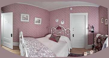 The Jeweled Turret Inn