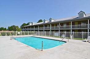 Motel 6 Sandersville, GA