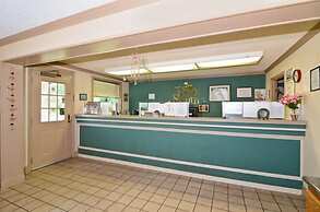 Motel 6 Sandersville, GA